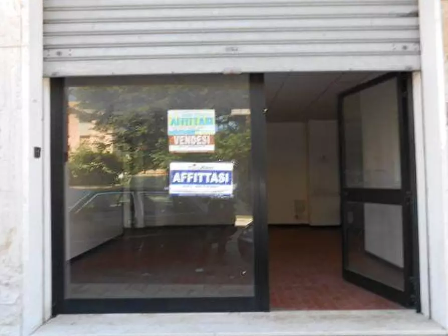 Immagine 1 di Attività commerciale in vendita  in VIA PALOMBARE, 52 a Ancona