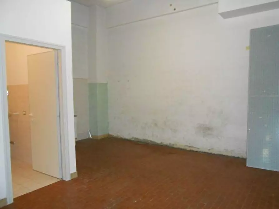 Immagine 12 di Attività commerciale in vendita  in VIA PALOMBARE, 52 a Ancona