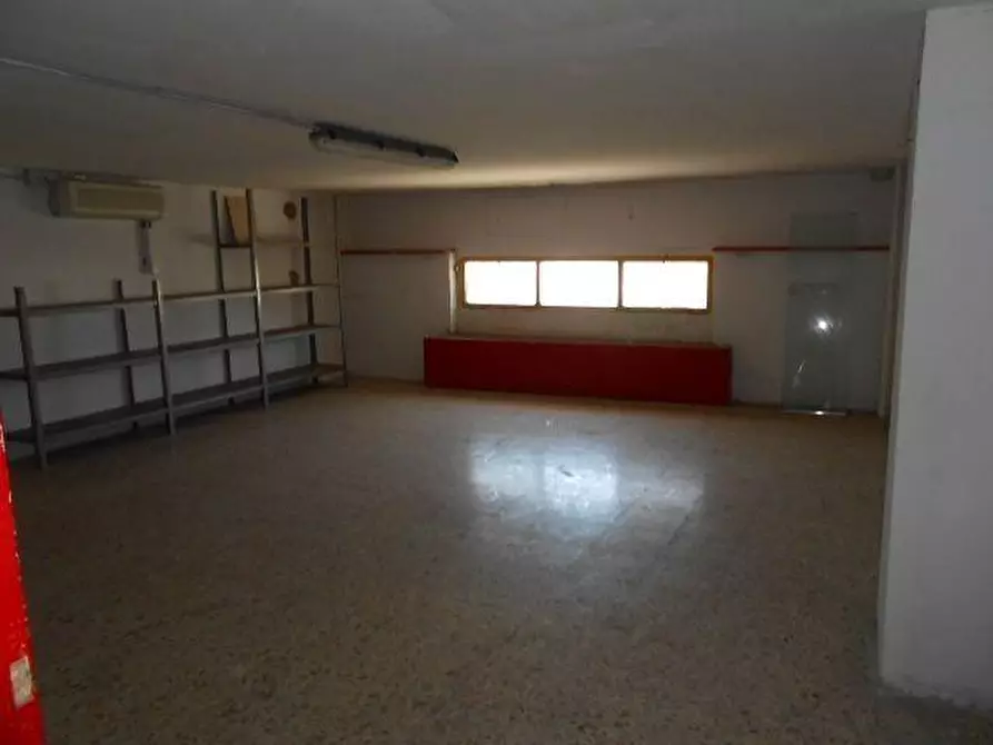 Immagine 27 di Attività commerciale in vendita  in VIA PALOMBARE, 52 a Ancona