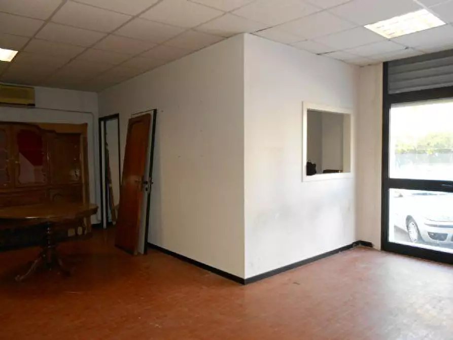 Immagine 5 di Attività commerciale in vendita  in PALOMBARE, 52 a Ancona