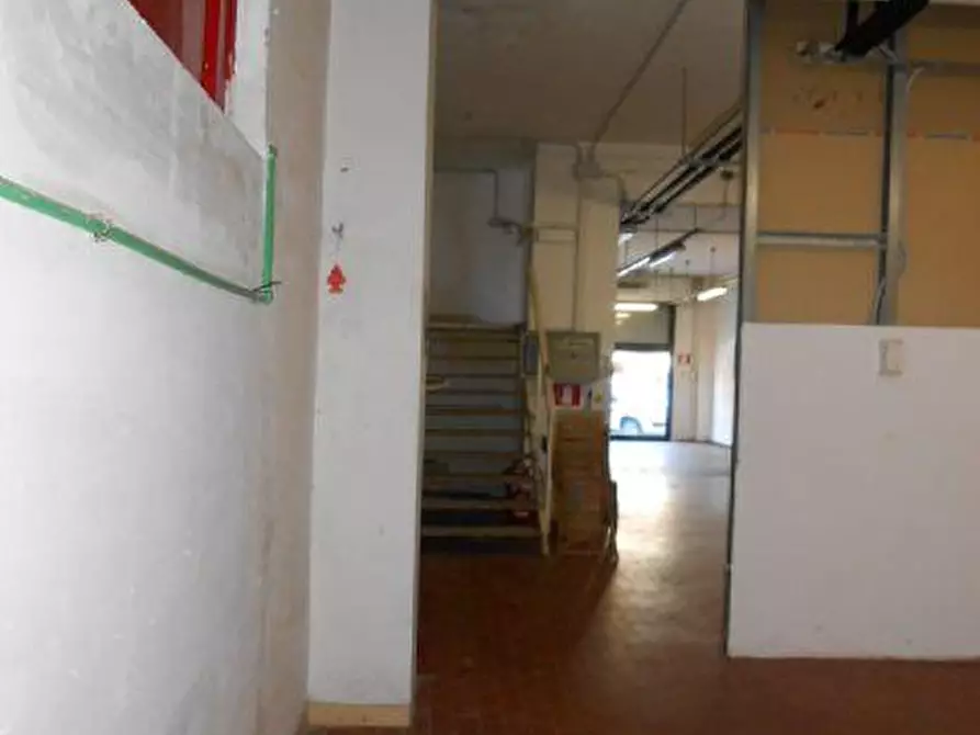 Immagine 14 di Attività commerciale in vendita  in PALOMBARE, 52 a Ancona