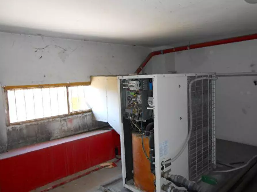 Immagine 17 di Attività commerciale in vendita  in PALOMBARE, 52 a Ancona