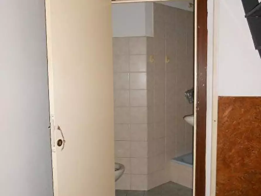 Immagine 4 di Locale residenziale in vendita  in VIA MACERATA, 31 a Ancona