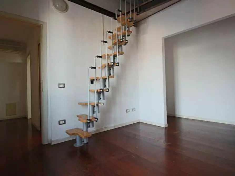 Immagine 22 di Appartamento in vendita  in PIAZZA ROSSELLI, 24 a Ancona