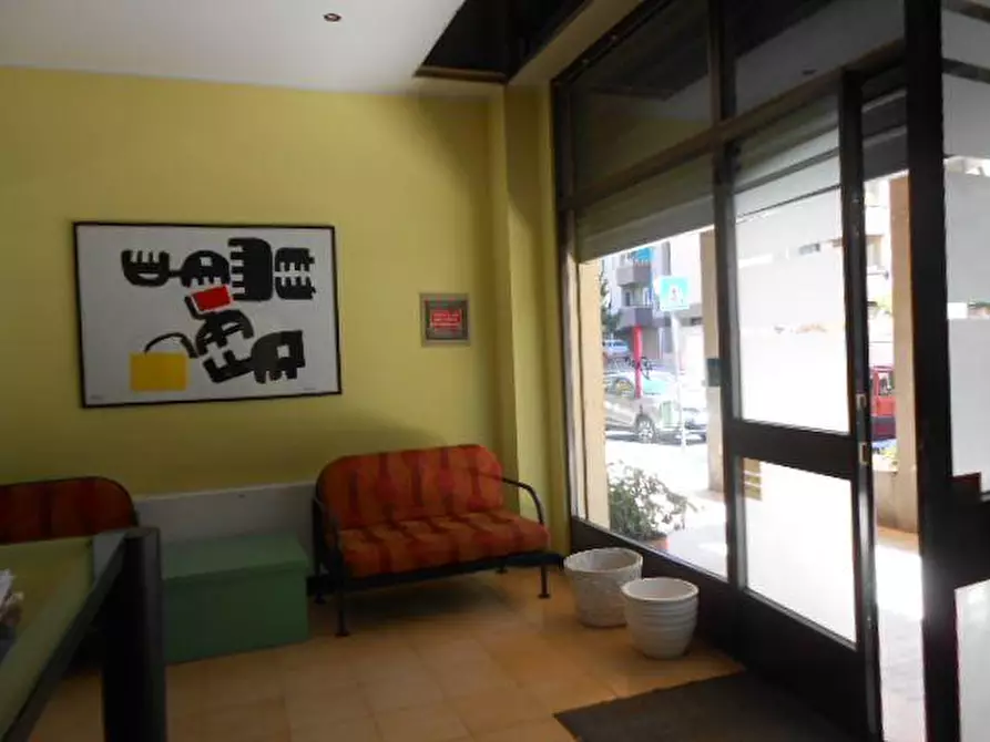 Immagine 13 di Locale commerciale in vendita  in VIA BENEDETTO CROCE, 22 a Ancona