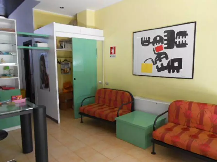 Immagine 14 di Locale commerciale in vendita  in VIA BENEDETTO CROCE, 22 a Ancona