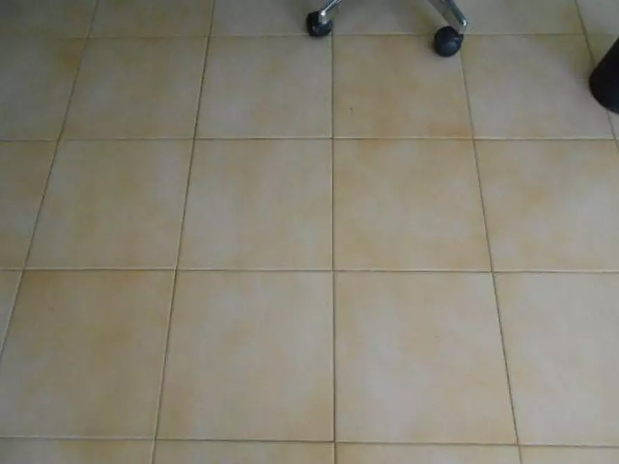 Immagine 15 di Locale commerciale in vendita  in VIA BENEDETTO CROCE, 22 a Ancona