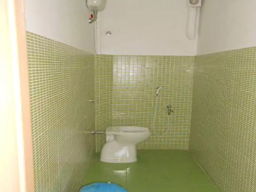 Immagine 3 di Locale commerciale in vendita  in CORSO CARLO ALBERTO, 60 a Ancona