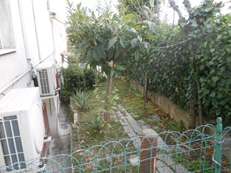 Immagine 1 di Locale residenziale in affitto  in DE GASPERI, 50 a Ancona