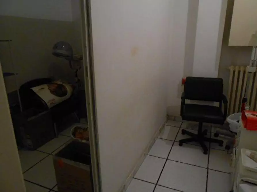 Immagine 2 di Locale residenziale in affitto  in DE GASPERI, 50 a Ancona