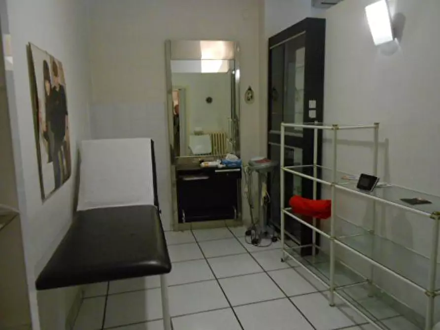 Immagine 5 di Locale residenziale in affitto  in DE GASPERI, 50 a Ancona
