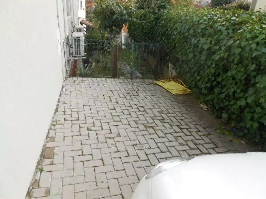 Immagine 8 di Locale residenziale in affitto  in DE GASPERI, 50 a Ancona