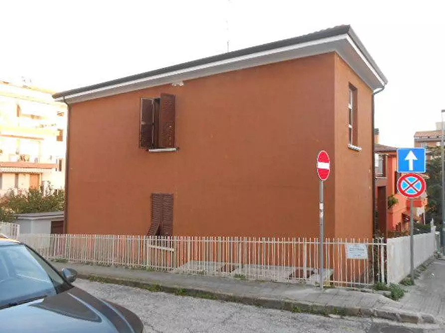 Immagine 80 di Appartamento in vendita  in VIA CHIARAVALLE, 1 a Ancona