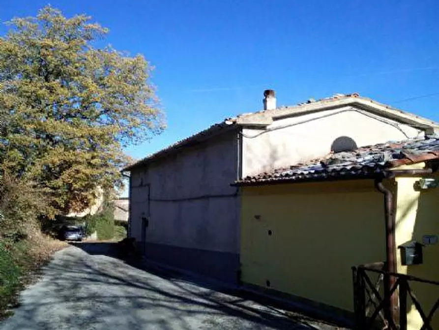 Immagine 6 di Porzione di casa in vendita  in VIA CERQUETO, 2 P0GGIOSAN VICINO, MC a Macerata