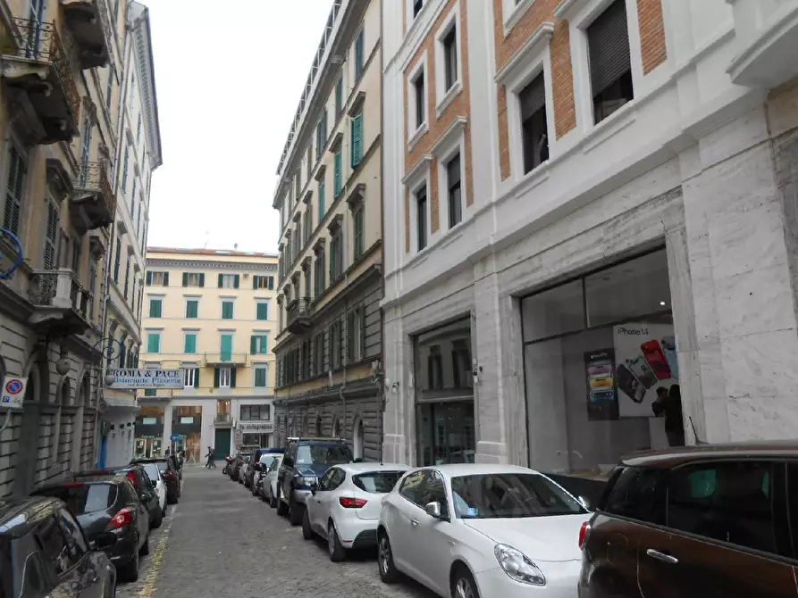 Immagine 2 di Locale residenziale in affitto  in VIA LEOPARDI, 4 a Ancona