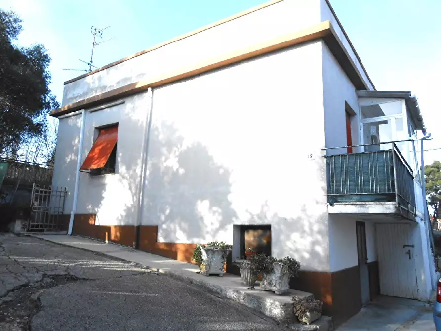 Immagine 1 di Casa indipendente in vendita  in S.DA DEL FORNETTO a Ancona
