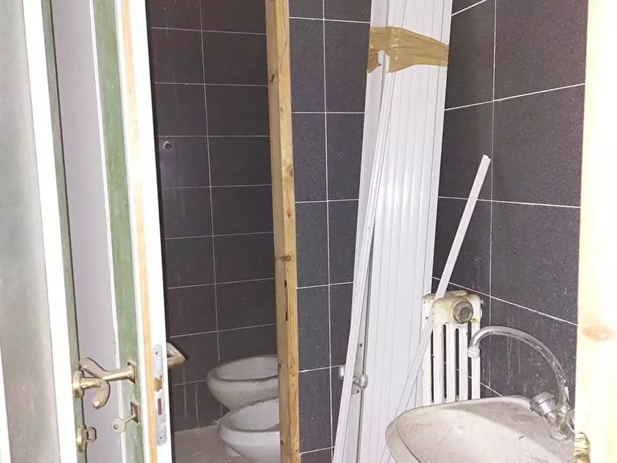 Immagine 6 di Locale residenziale in vendita  in VIA DELLE GRAZIE, 86 a Ancona