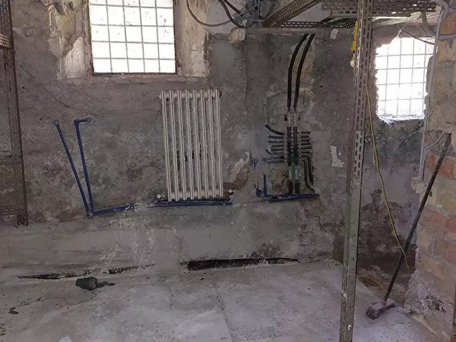 Immagine 8 di Locale residenziale in vendita  in VIA DELLE GRAZIE, 86 a Ancona