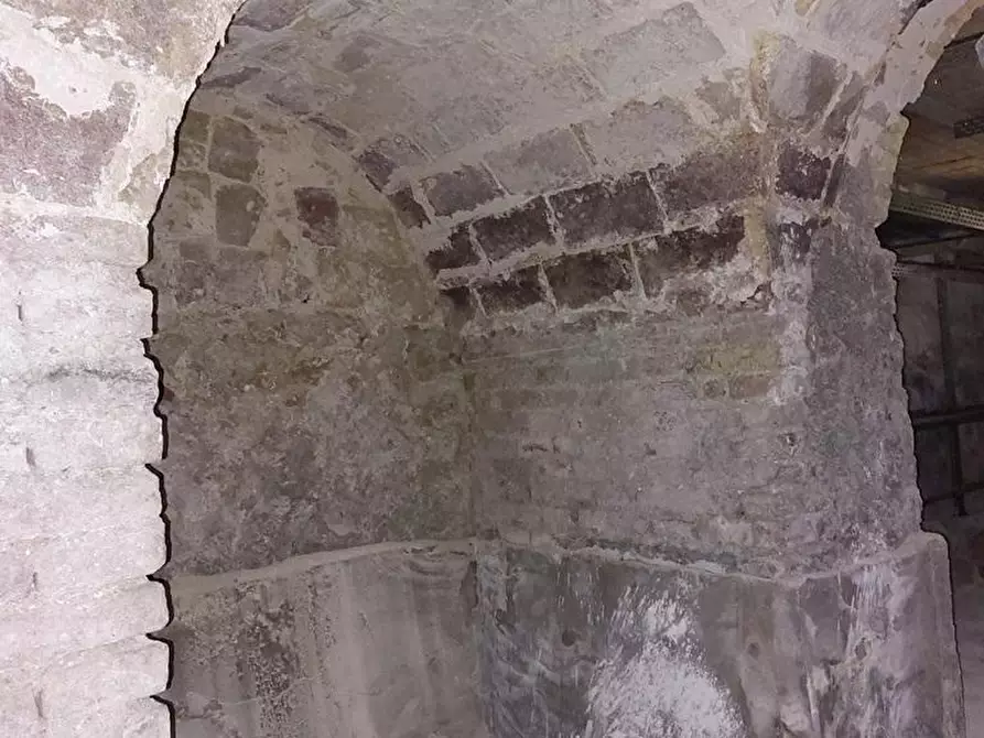 Immagine 12 di Locale residenziale in vendita  in VIA DELLE GRAZIE, 86 a Ancona