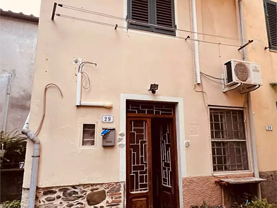 Porzione di casa in vendita in Via del brennero a Lucca