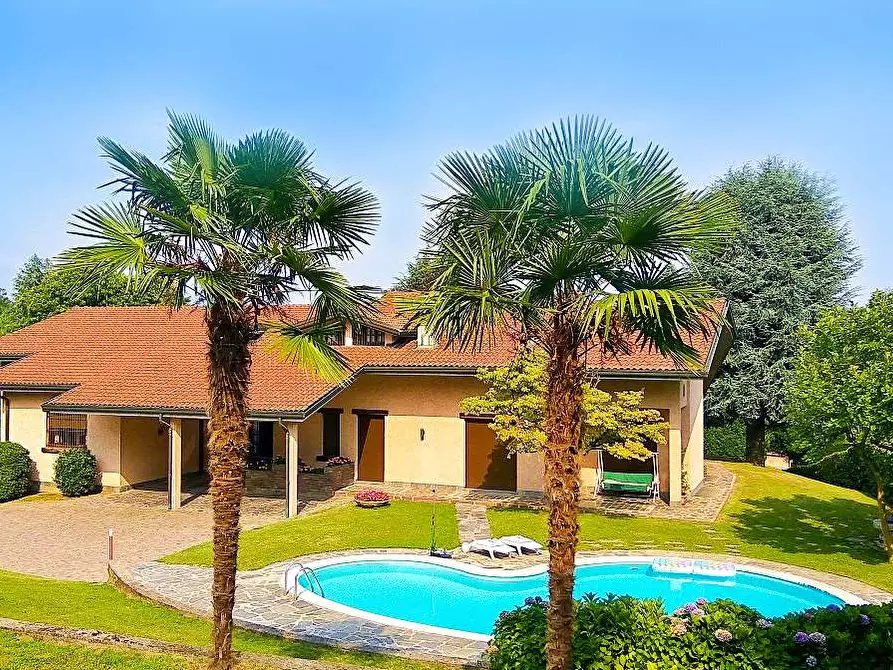 Villa in vendita in via Don Gnocchi snc a Inverigo