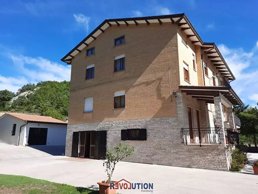 Casa bifamiliare in vendita a Gubbio
