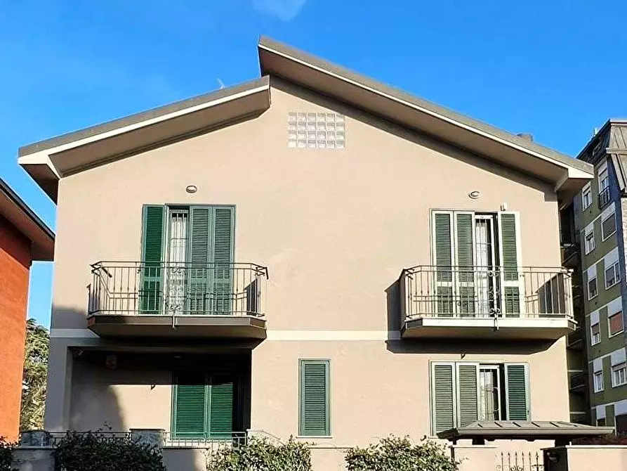 Villa in vendita in Via Ciro Menotti 5 a Opera