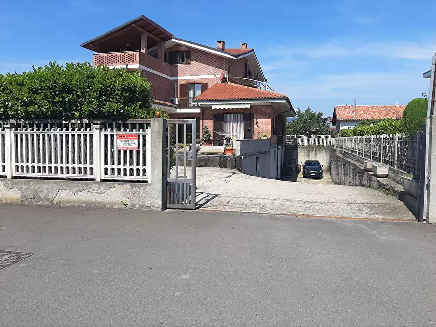 Immagine 1 di Garage in vendita  in Via G. Medici 25 a Rivalta Di Torino