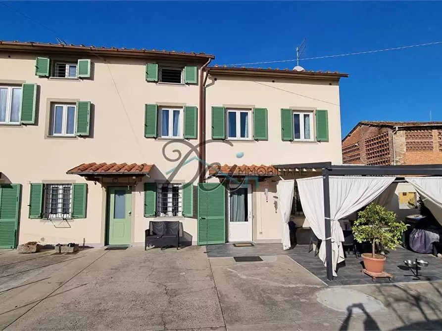 Casa bifamiliare in vendita in Via Carlo Piaggia 89 a Capannori