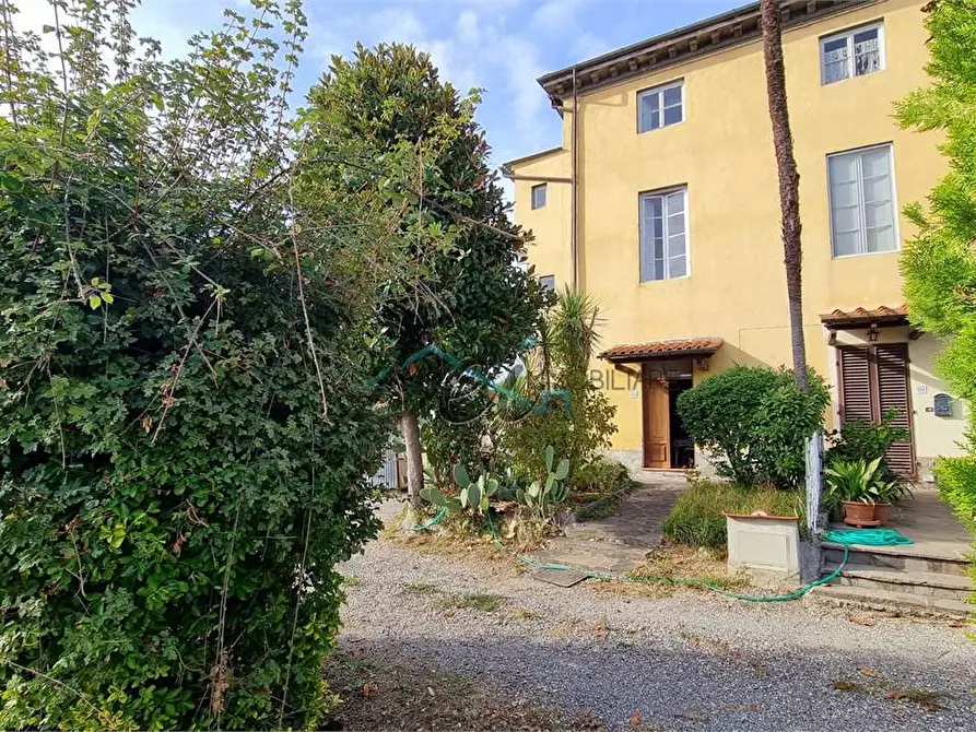 Porzione di casa in vendita in Via delle Selvette 250 a Capannori