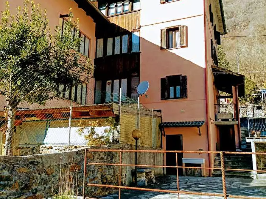 Immagine 1 di Porzione di casa in vendita  in SS549 a Vanzone Con San Carlo