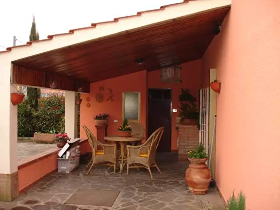 Immagine 2 di Villa in vendita  in Porcari a Porcari