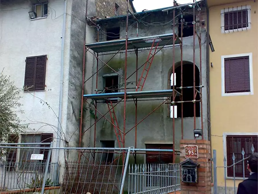 Immagine 1 di Porzione di casa in vendita  in santa margherita a Capannori