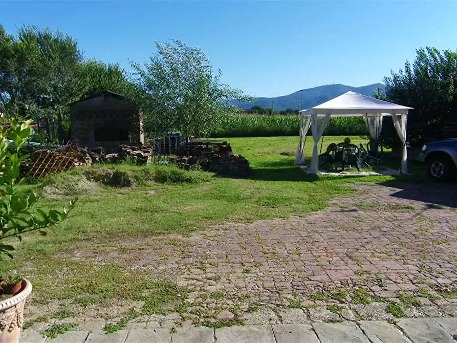 Immagine 4 di Rustico / casale in vendita  in capannori a Capannori