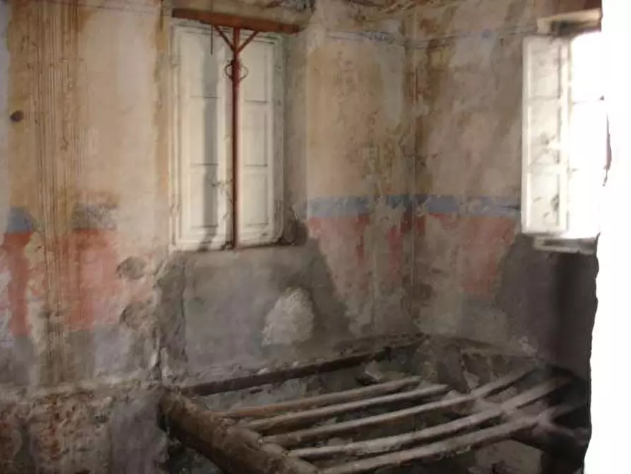 Immagine 2 di Porzione di casa in vendita  in carraia a Capannori