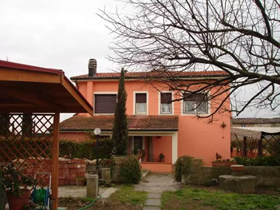 Immagine 1 di Villa in vendita  in Porcari a Porcari
