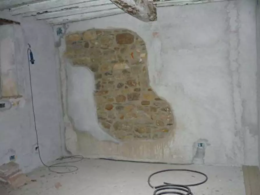 Immagine 6 di Porzione di casa in vendita  in via nuova a Capannori