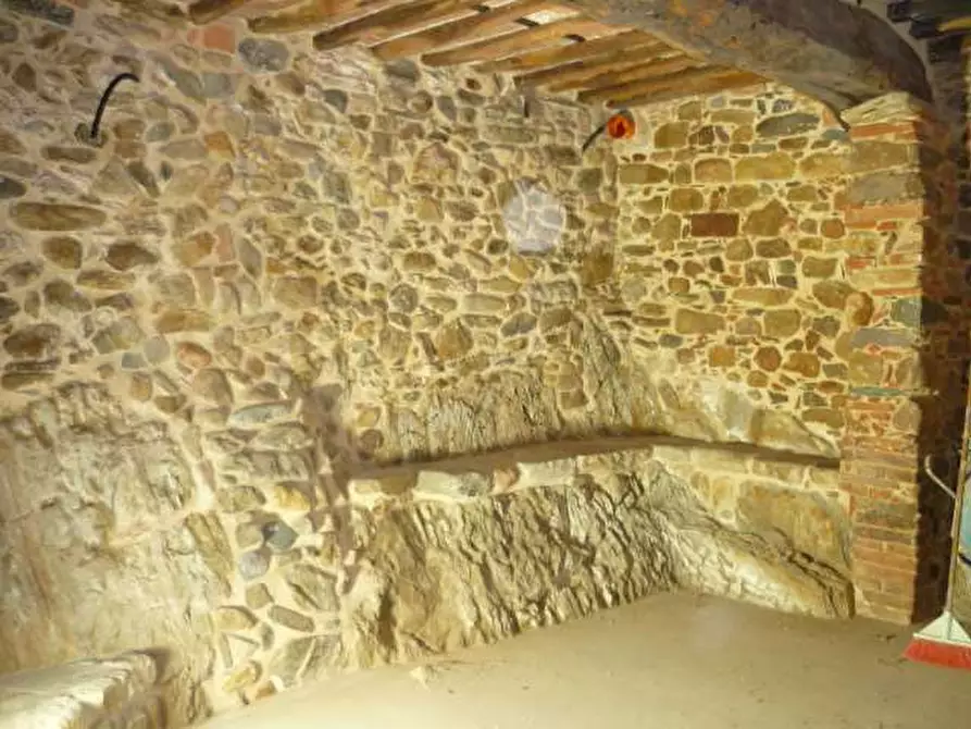 Immagine 9 di Porzione di casa in vendita  in via nuova a Capannori