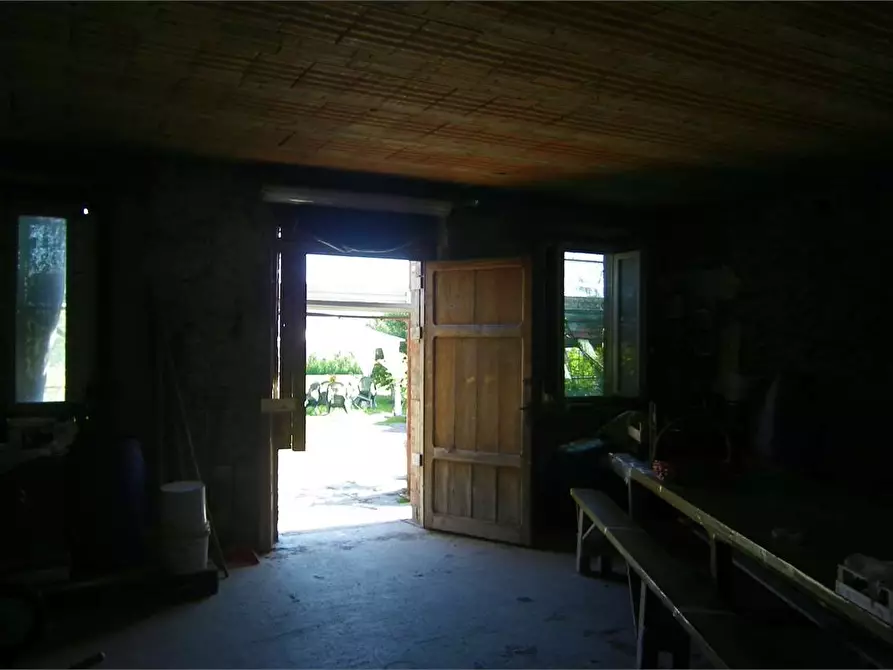 Immagine 10 di Rustico / casale in vendita  in capannori a Capannori