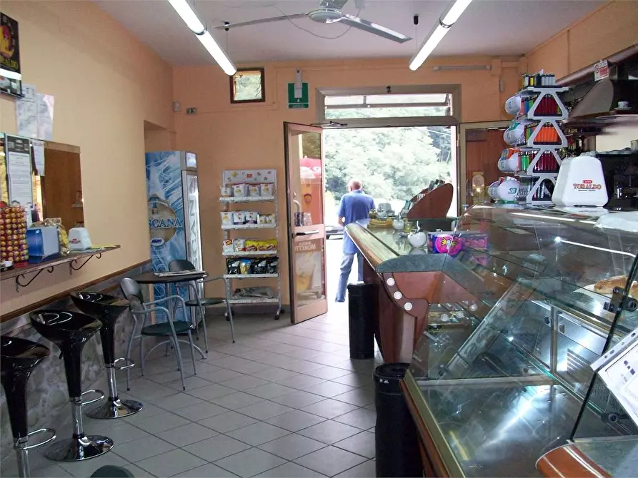 Immagine 2 di Negozio in vendita  in botticino a Villa Basilica