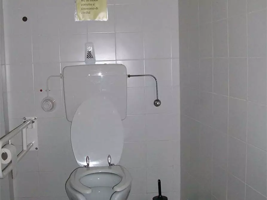 Immagine 6 di Negozio in vendita  in botticino a Villa Basilica