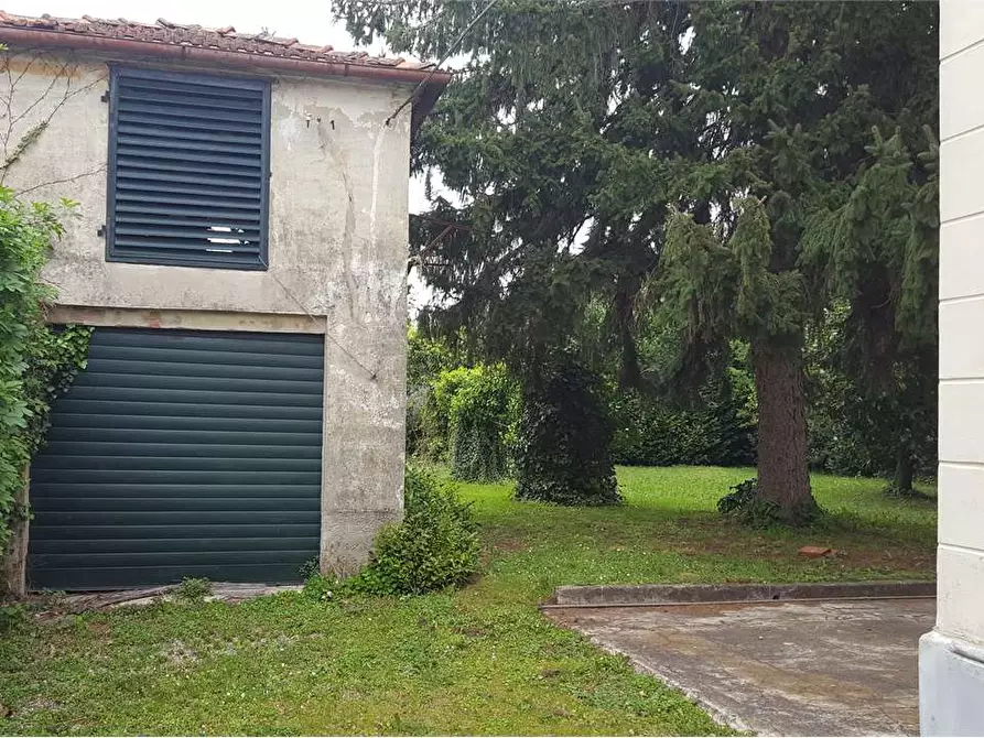 Immagine 2 di Villa in vendita  in san marco a Lucca