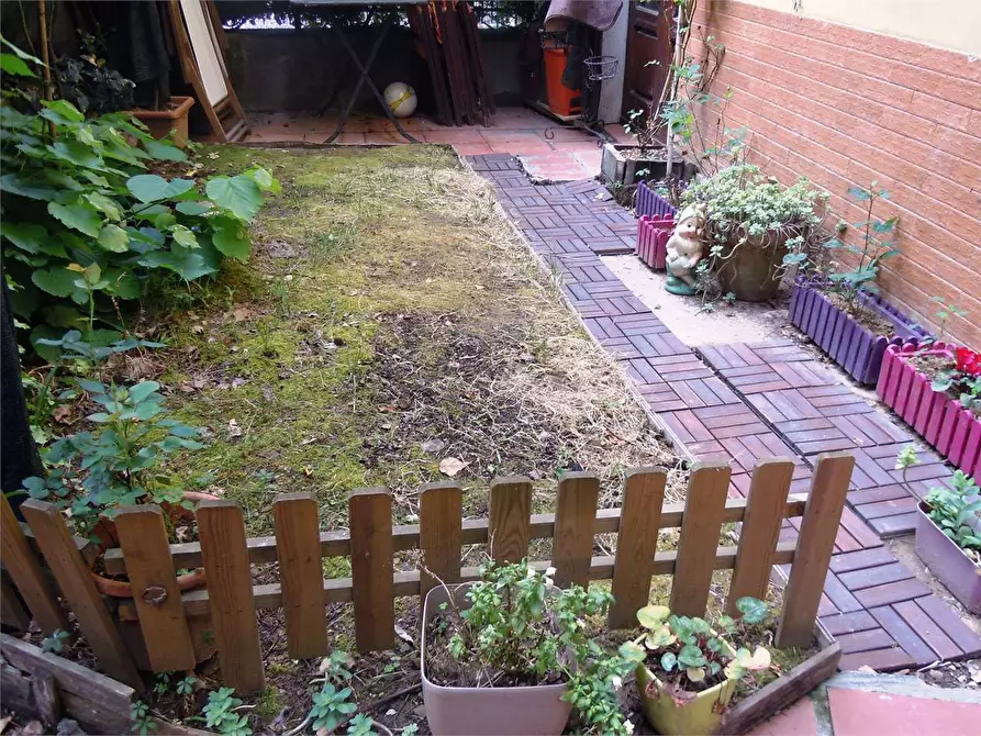 Immagine 23 di Porzione di casa in vendita  in capannori a Capannori