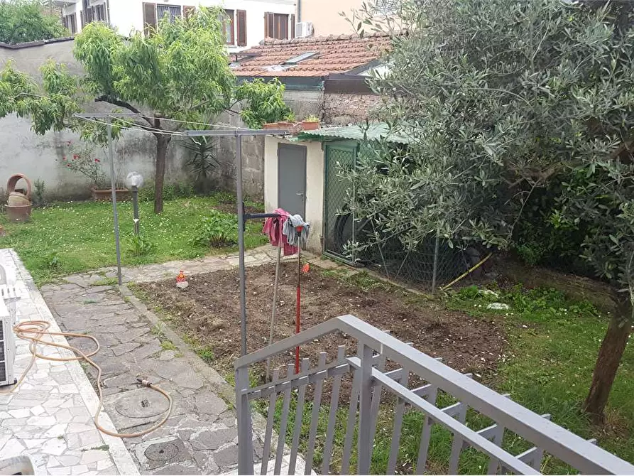 Immagine 14 di Villa in vendita  in san vito a Lucca