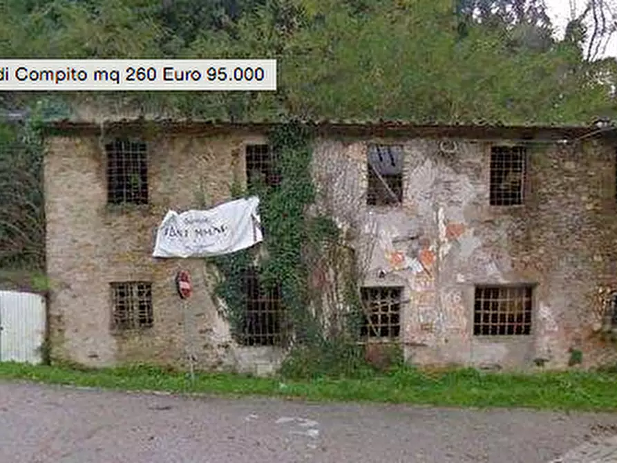 Immagine 1 di Rustico / casale in vendita  in pieve di compito a Capannori