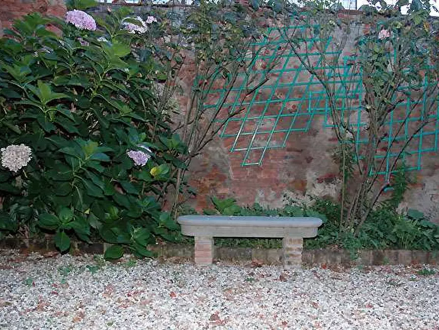 Immagine 36 di Stabile in vendita  in Montecarlo a Montecarlo