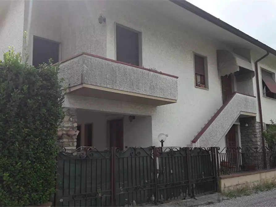 Immagine 1 di Casa indipendente in vendita  in sant'anna a Lucca