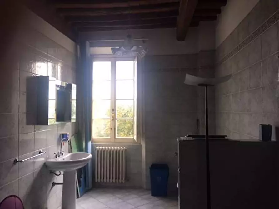 Immagine 7 di Ufficio in affitto  a Capannori