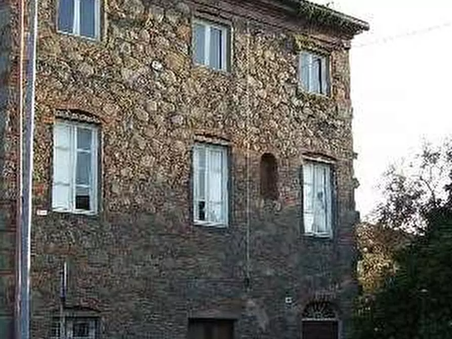 Immagine 1 di Casa indipendente in vendita  in Porcari a Porcari
