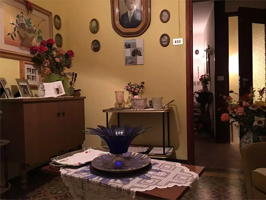 Immagine 11 di Porzione di casa in vendita  in matraia a Capannori